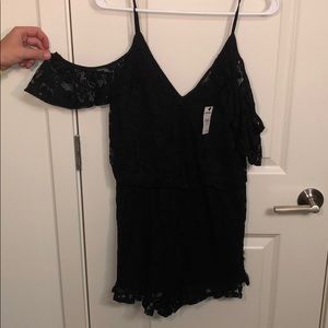 Express lace romper in black